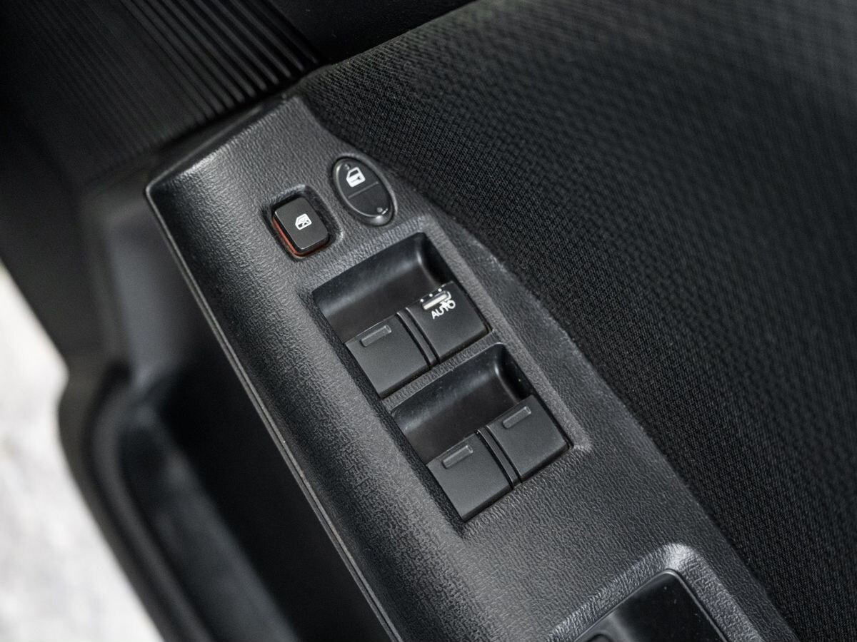 Honda Freed Spike 2010 - фото автомобиля