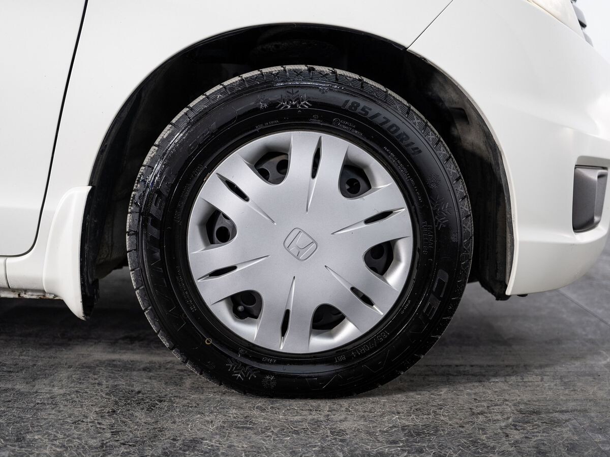 Honda Freed Spike 2010 - фото автомобиля