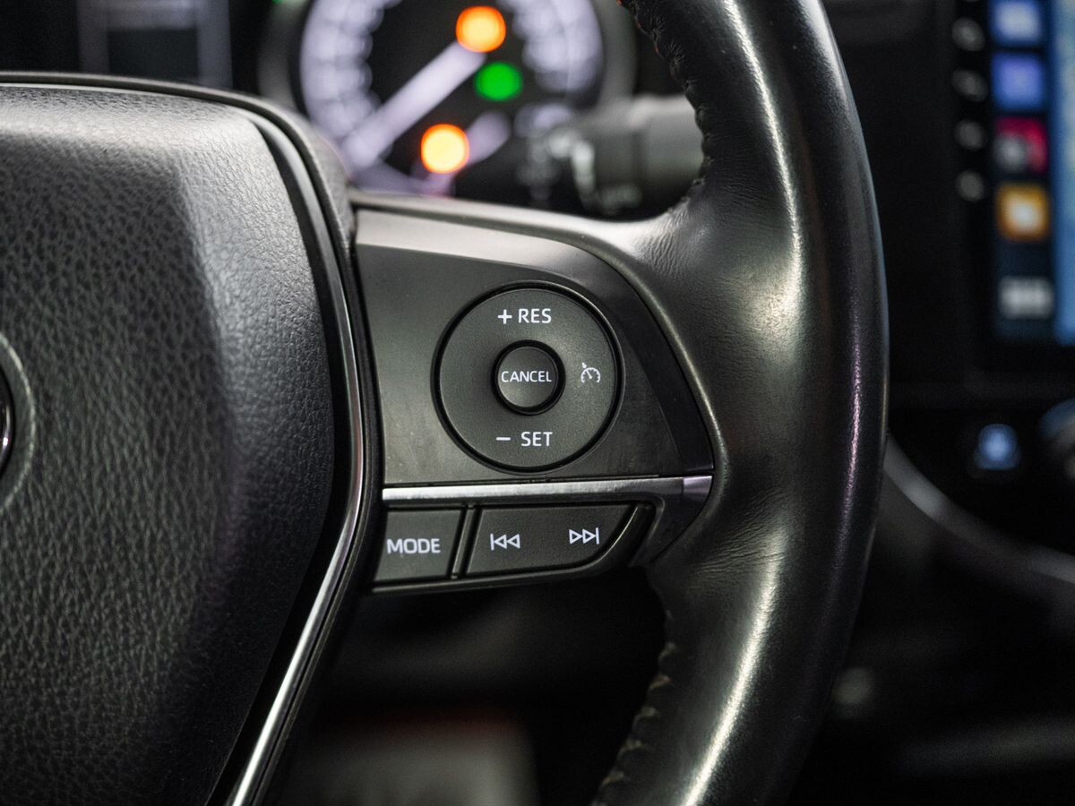 Toyota Camry 2020 - фото автомобиля