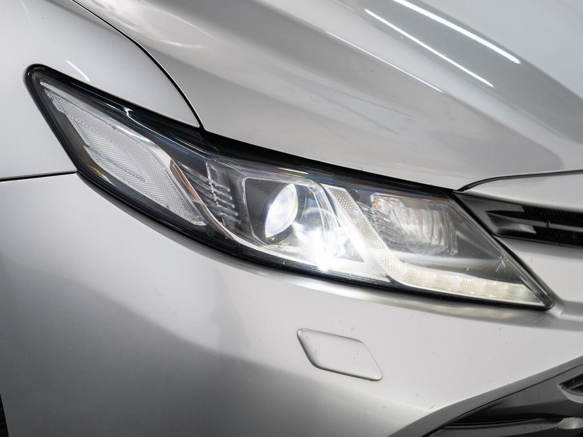 Toyota Camry 2020 - фото автомобиля