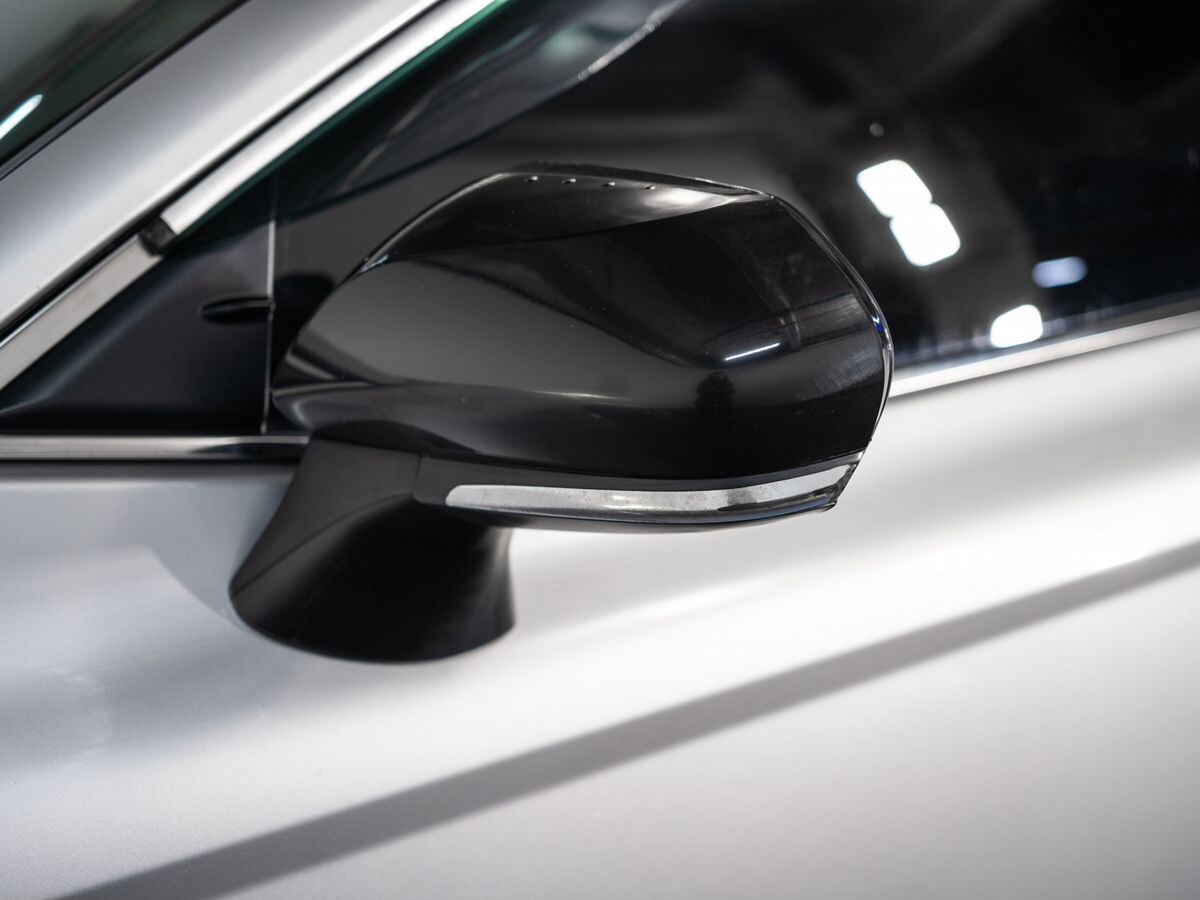 Toyota Camry 2020 - фото автомобиля