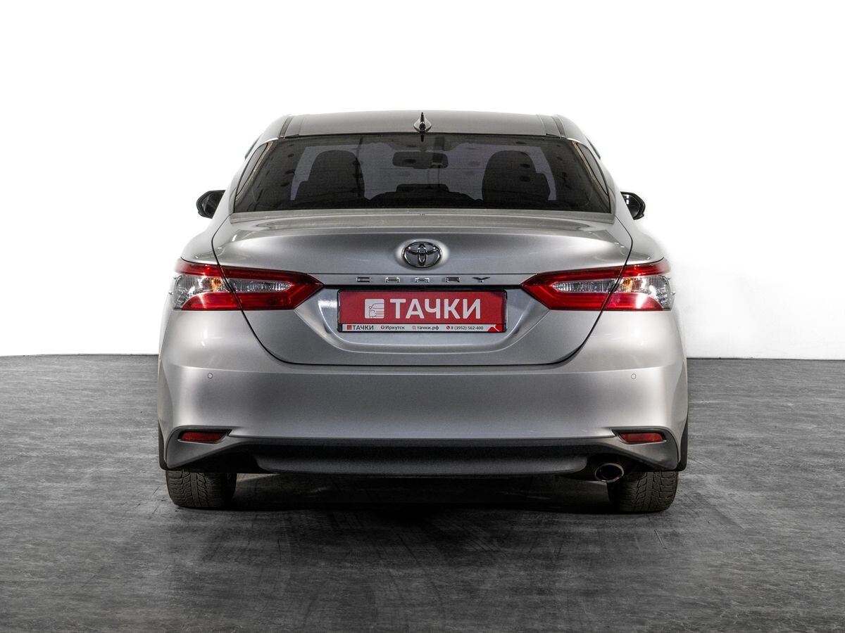 Toyota Camry 2020 - фото автомобиля