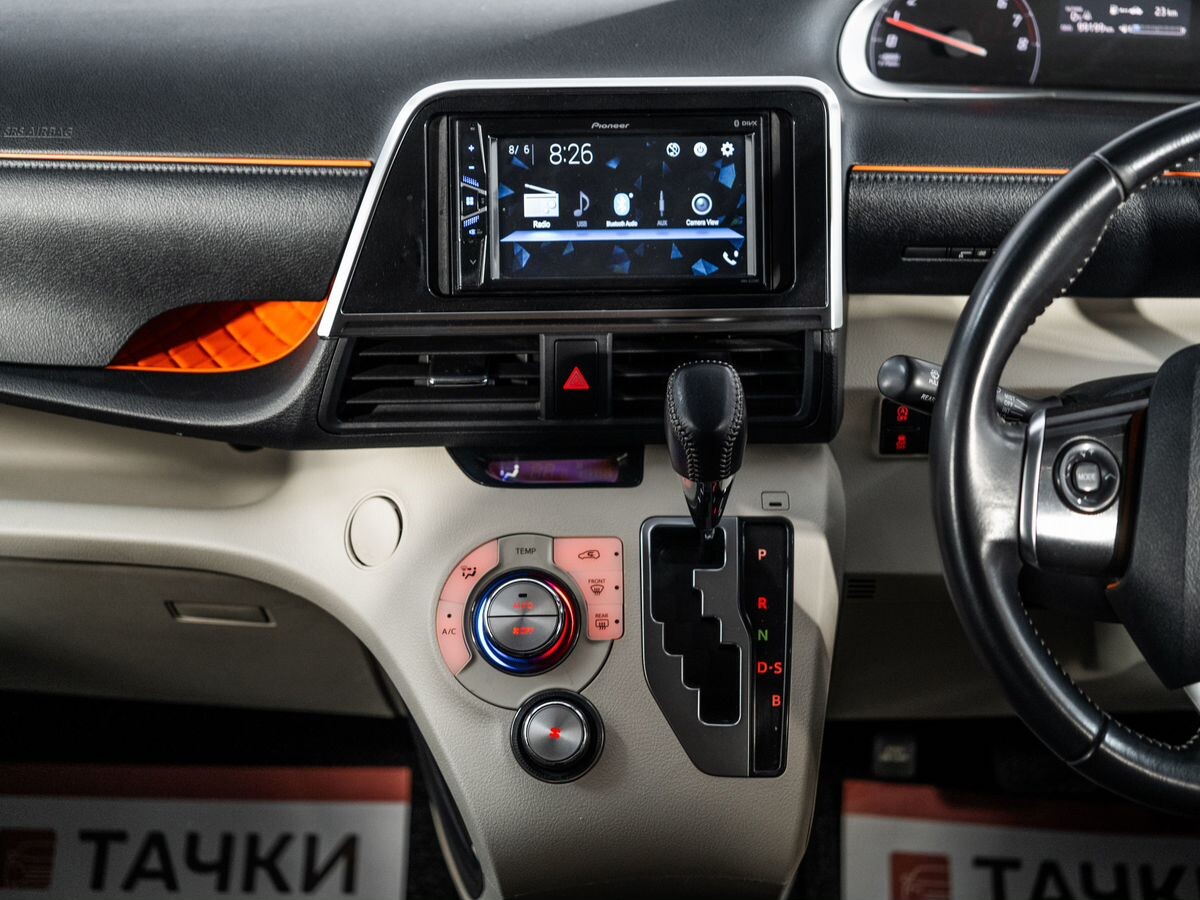 Toyota Sienta 2016 - фото автомобиля