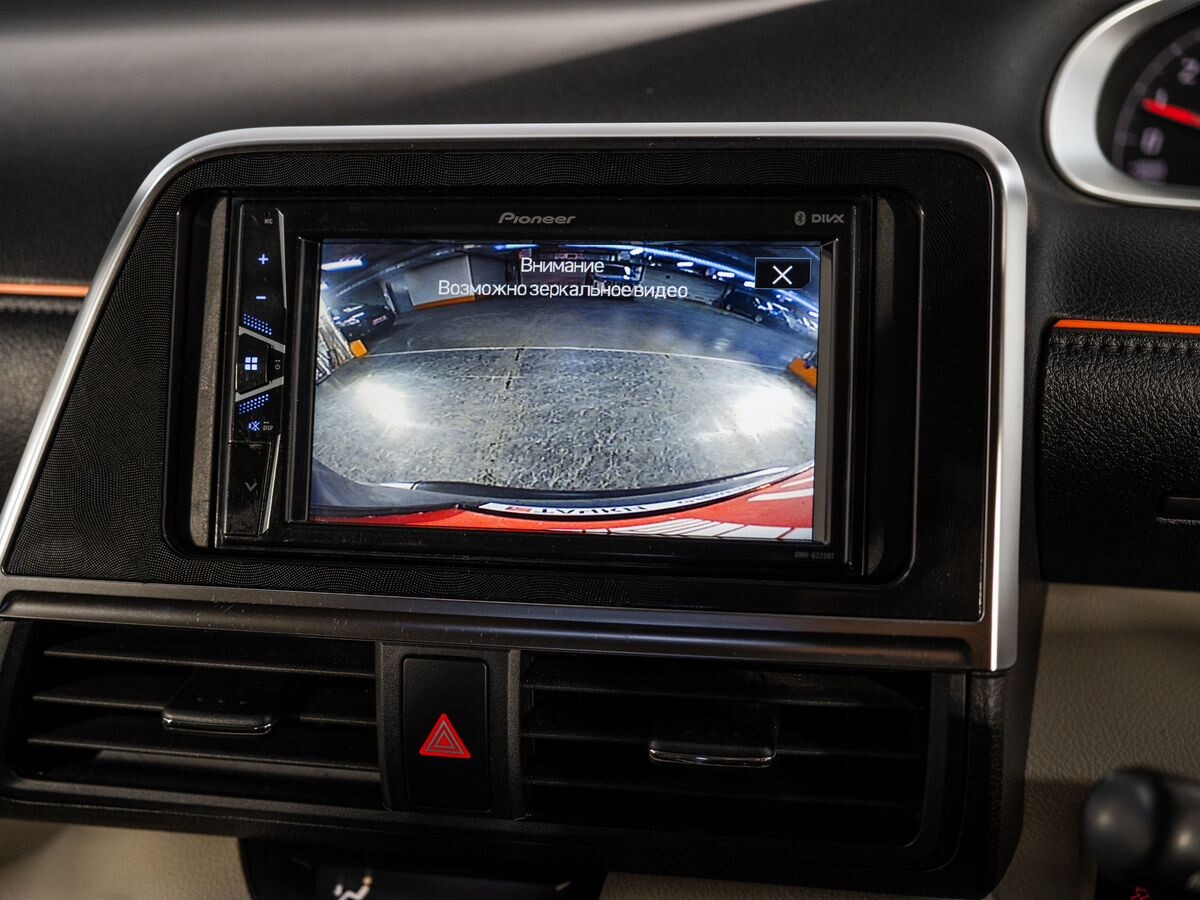 Toyota Sienta 2016 - фото автомобиля