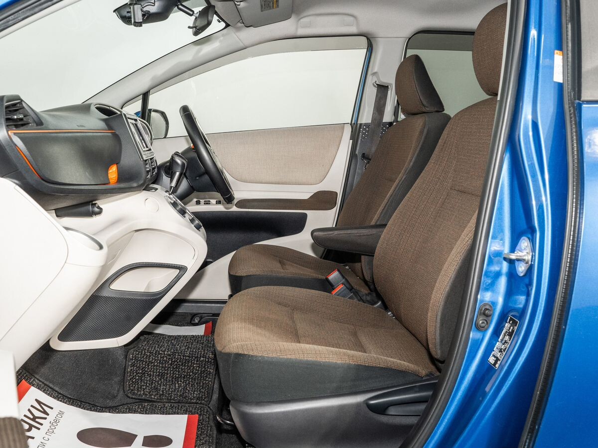 Toyota Sienta 2016 - фото автомобиля