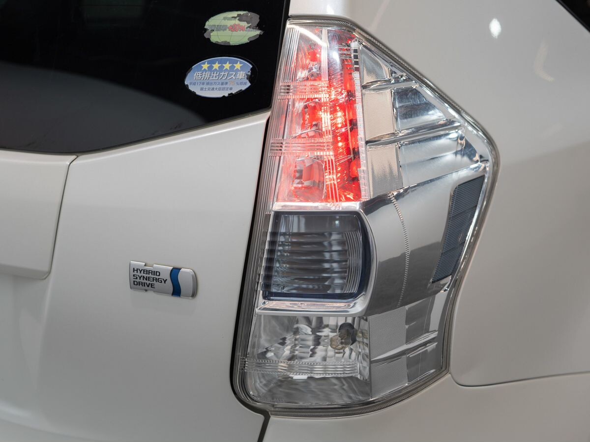 Toyota Prius Alpha 2014 - фото автомобиля