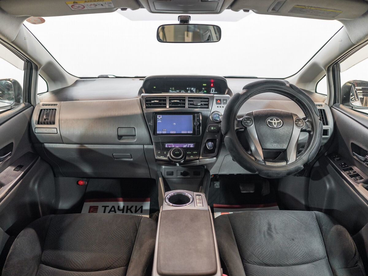 Toyota Prius Alpha 2014 - фото автомобиля