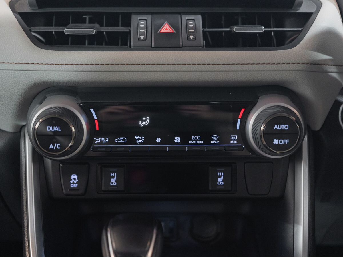 Toyota RAV4 2020 - фото автомобиля