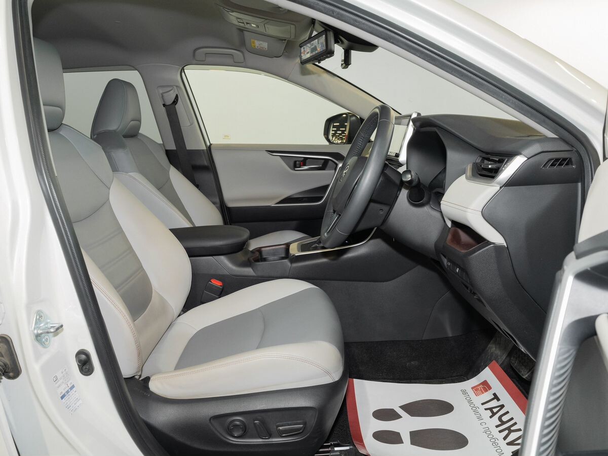 Toyota RAV4 2020 - фото автомобиля