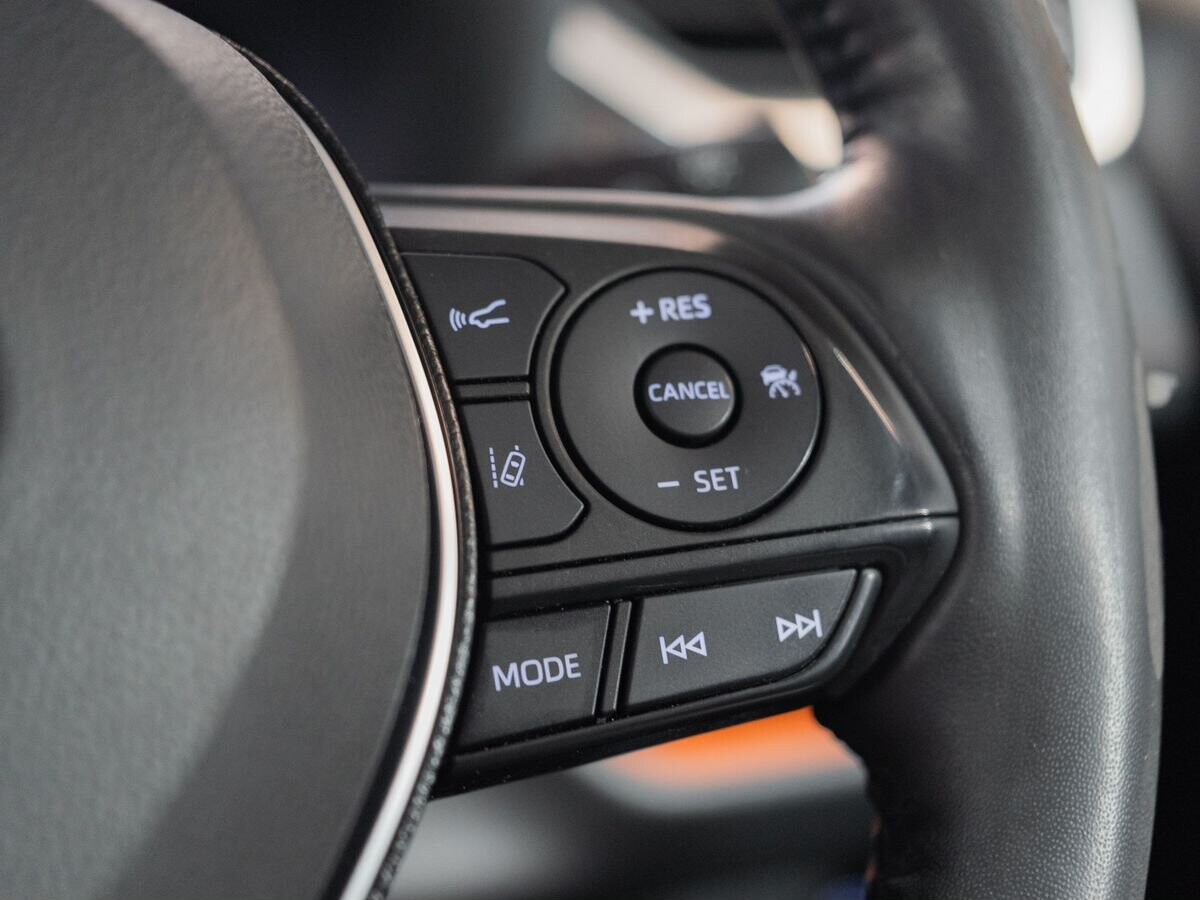 Toyota RAV4 2020 - фото автомобиля