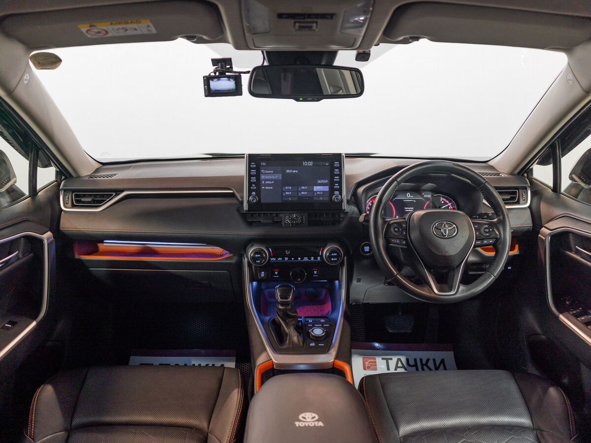Toyota RAV4 2020 - фото автомобиля