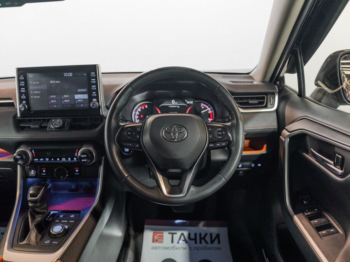 Toyota RAV4 2020 - фото автомобиля