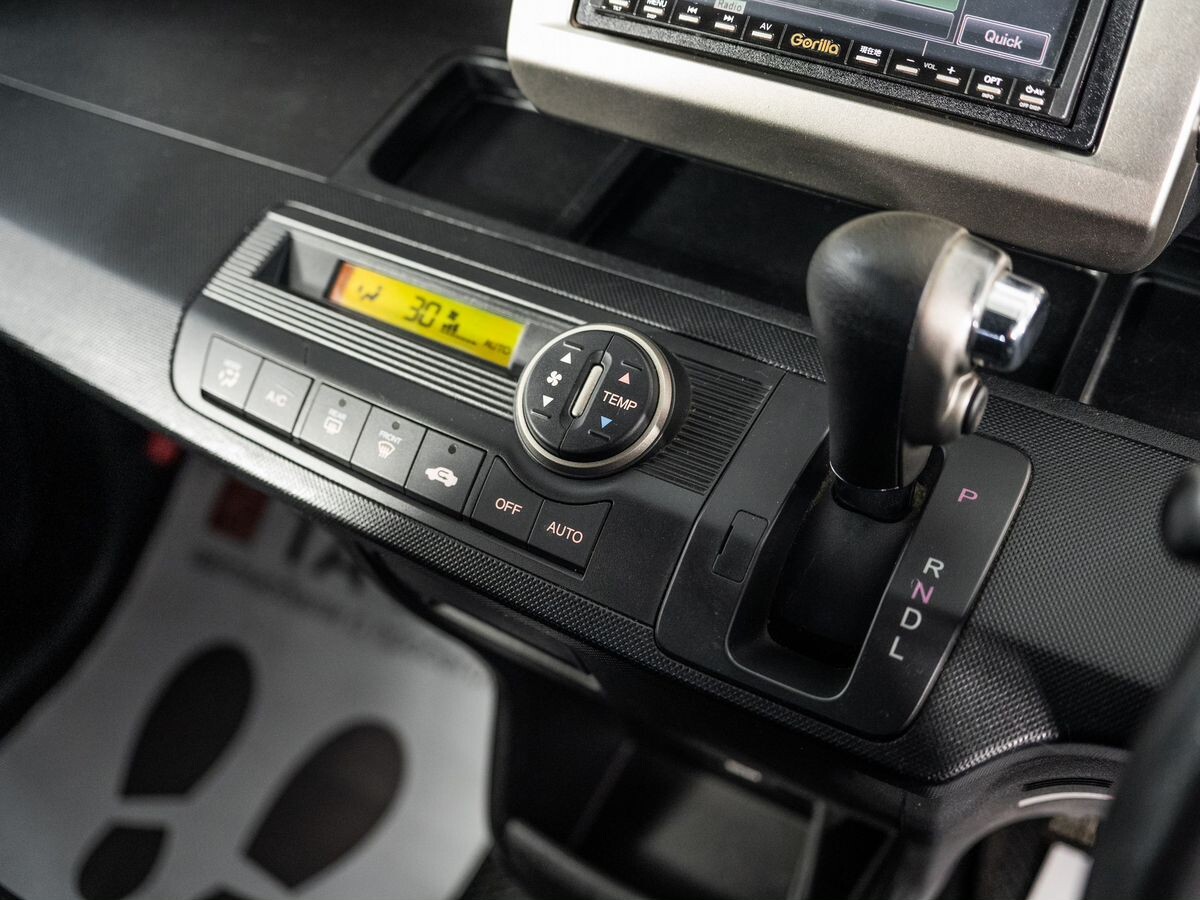 Honda Freed 2010 - фото автомобиля