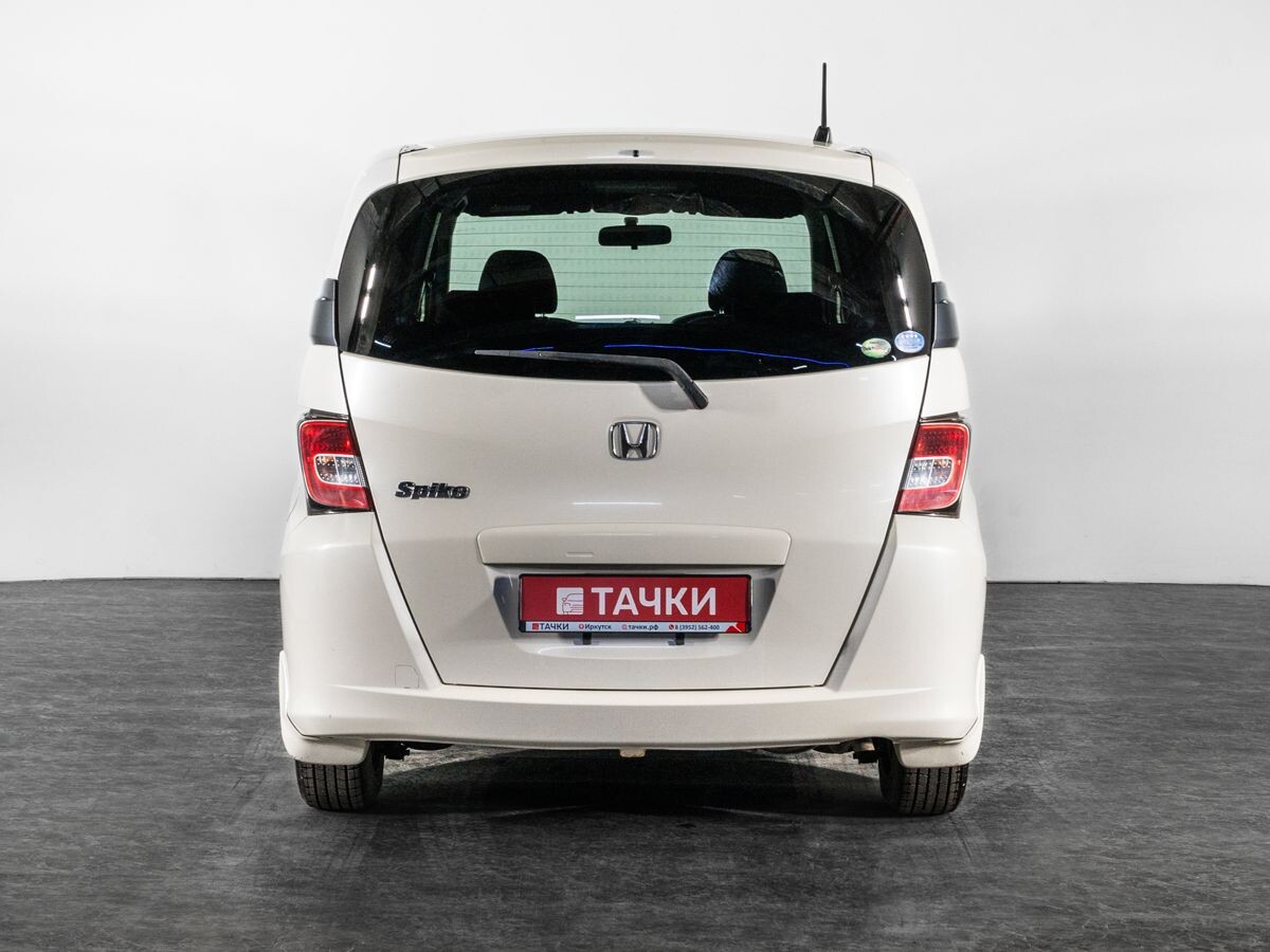 Honda Freed 2010 - фото автомобиля
