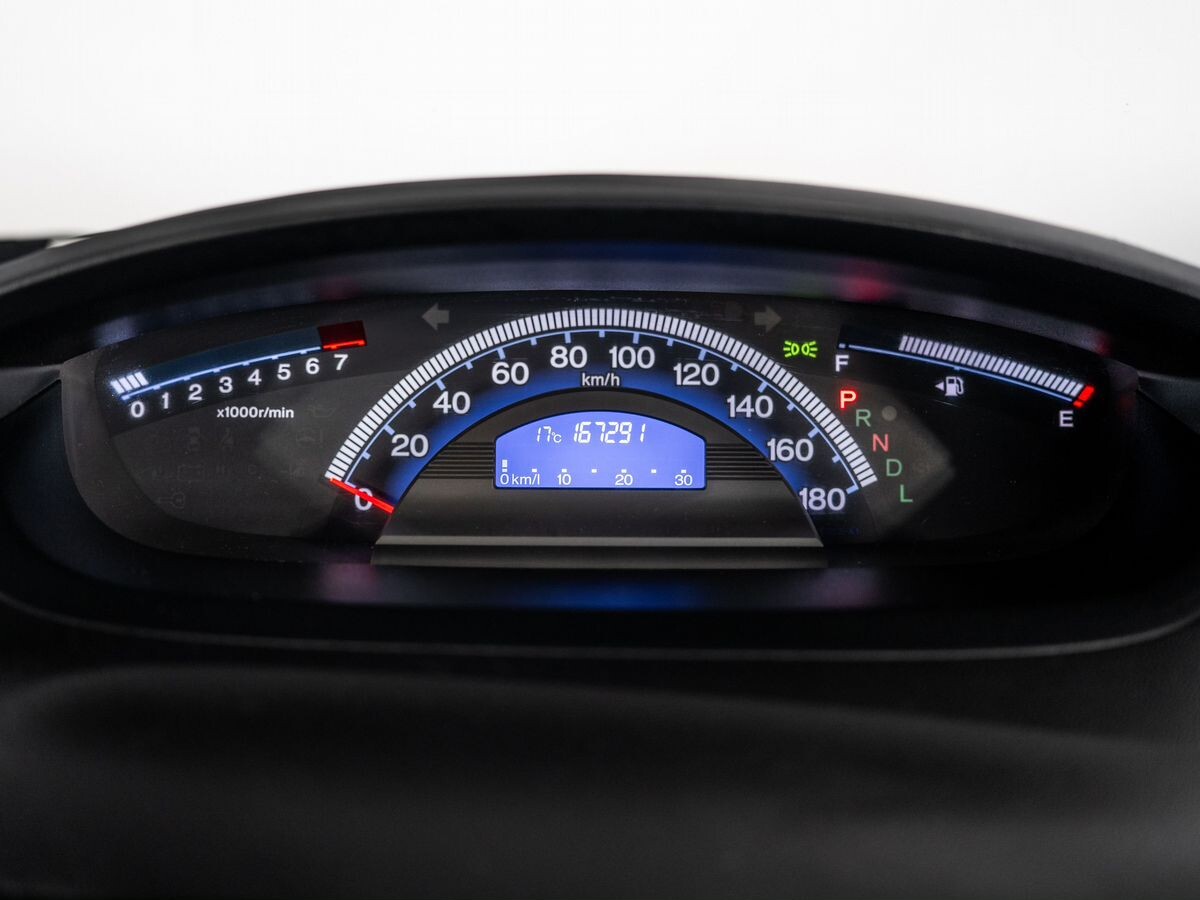 Honda Freed 2010 - фото автомобиля