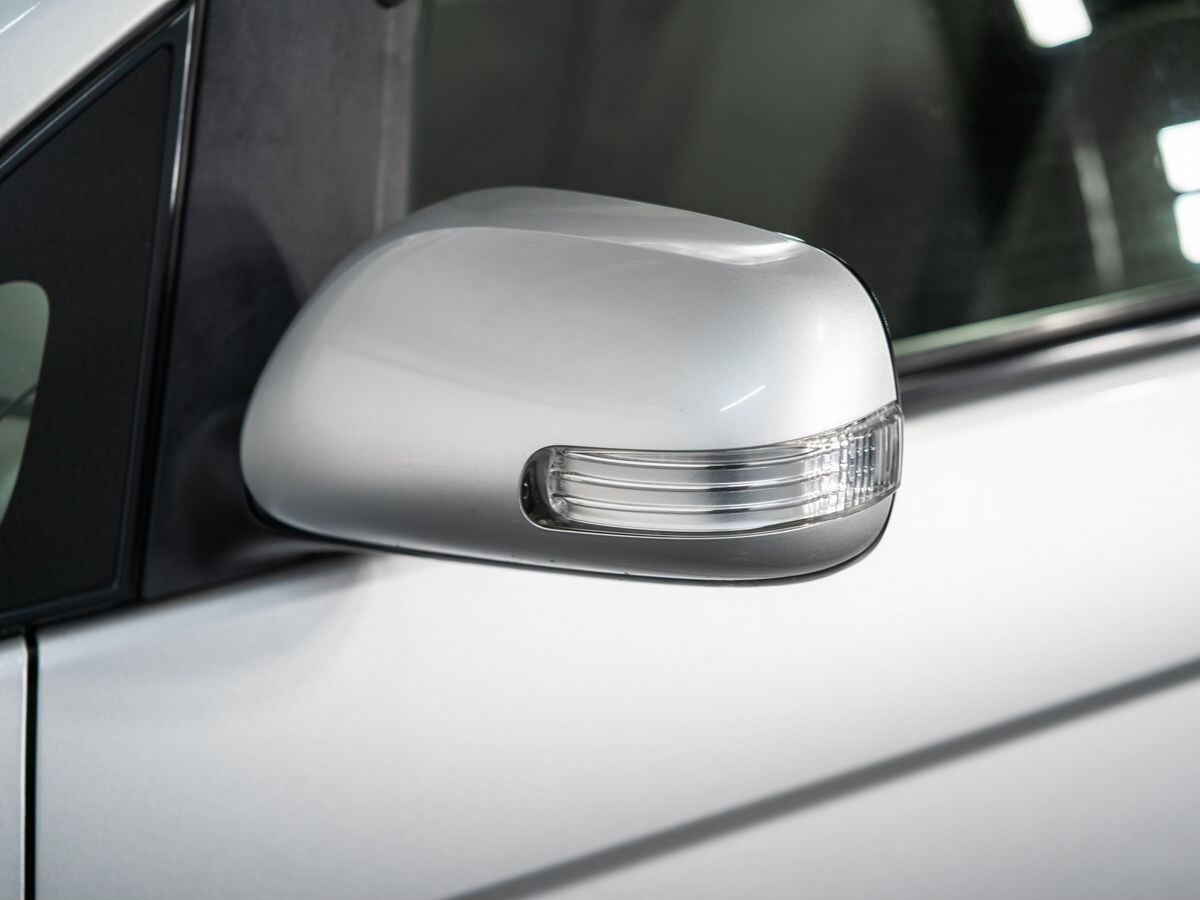 Toyota ISis 2010 - фото автомобиля