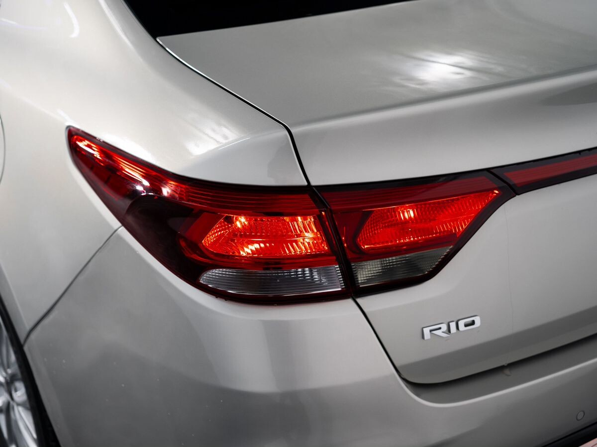 Kia Rio 2018 - фото автомобиля