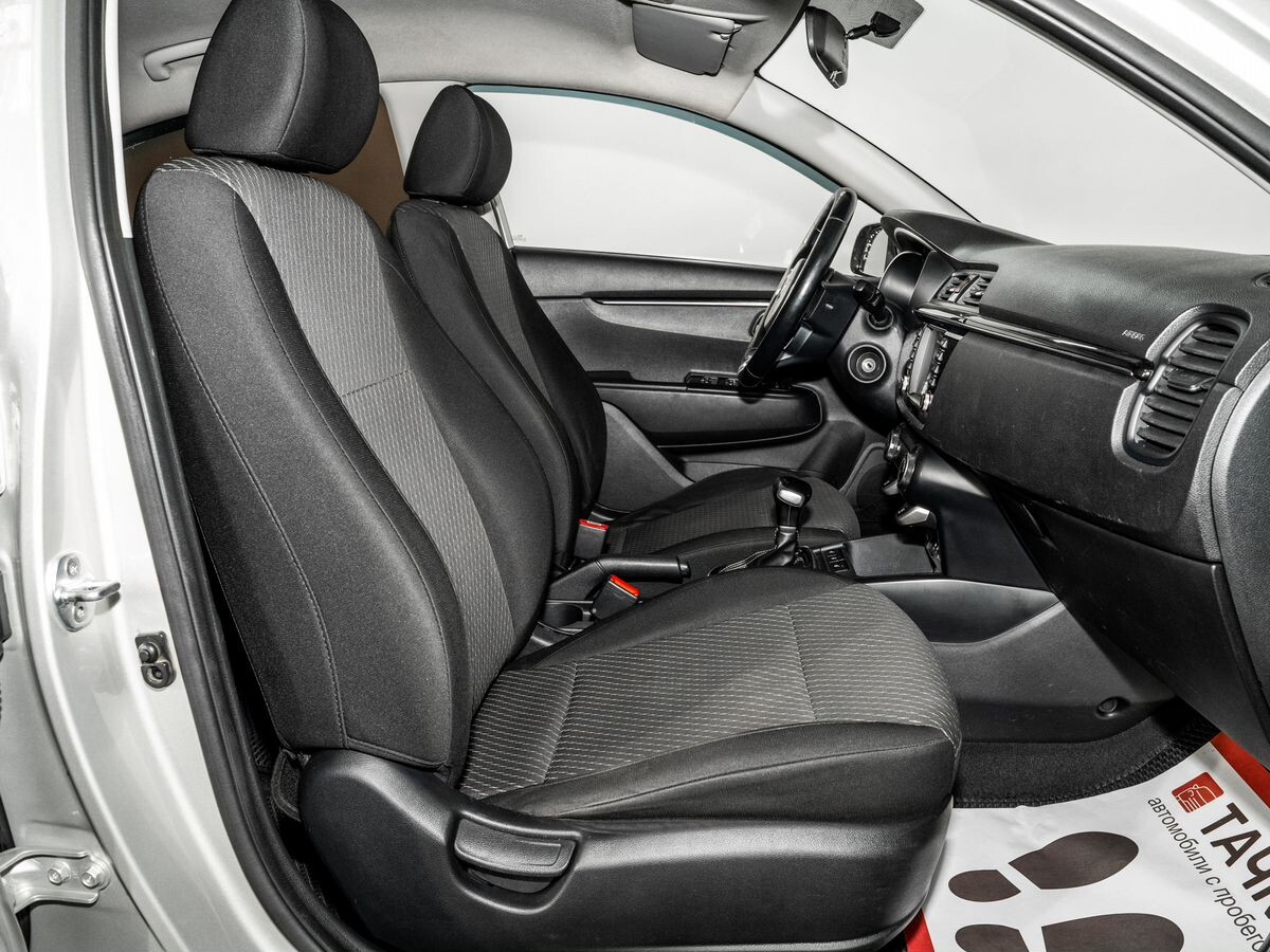 Kia Rio 2018 - фото автомобиля