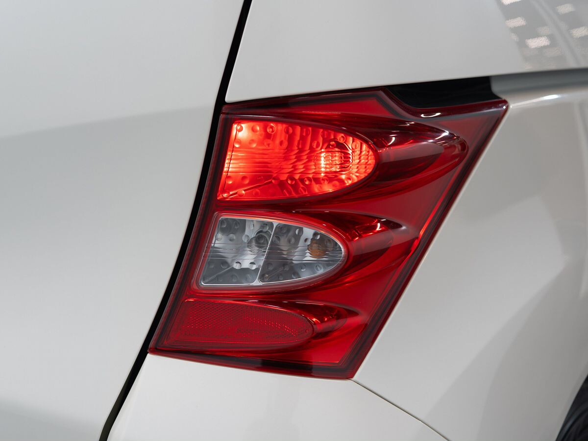 Honda Freed 2010 - фото автомобиля