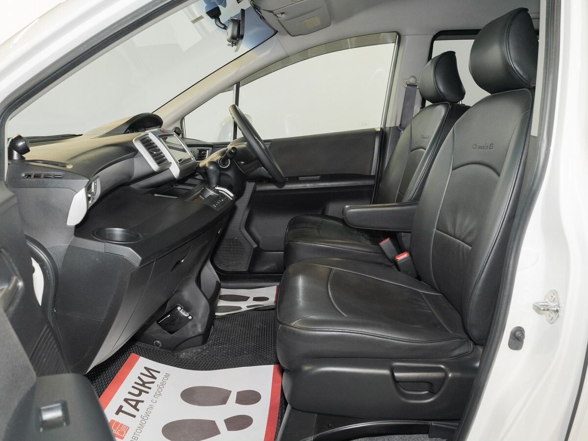 Honda Freed 2010 - фото автомобиля