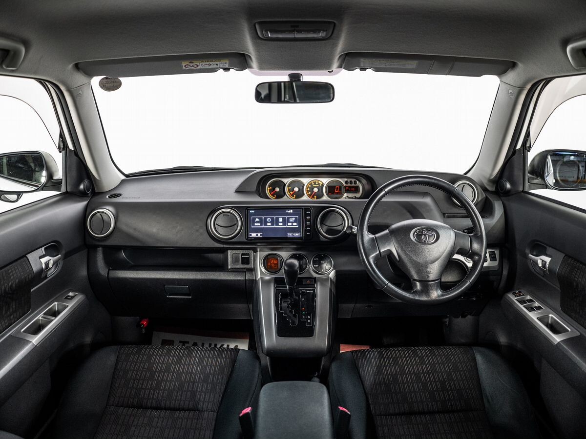 Toyota Corolla Rumion 2015 - фото автомобиля