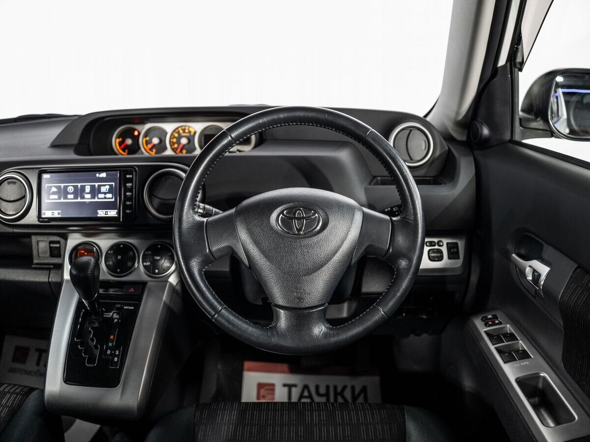 Toyota Corolla Rumion 2015 - фото автомобиля