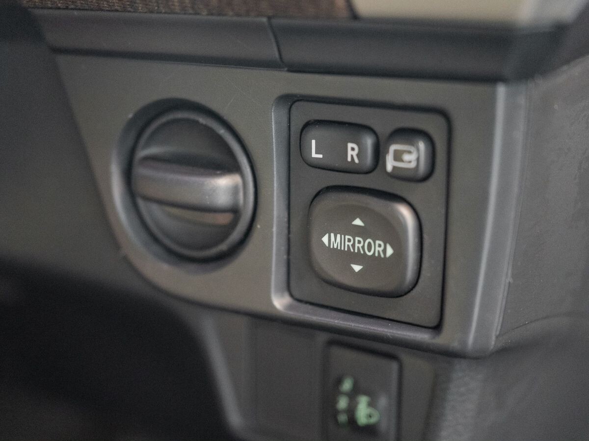 Toyota Corolla 2012 - фото автомобиля