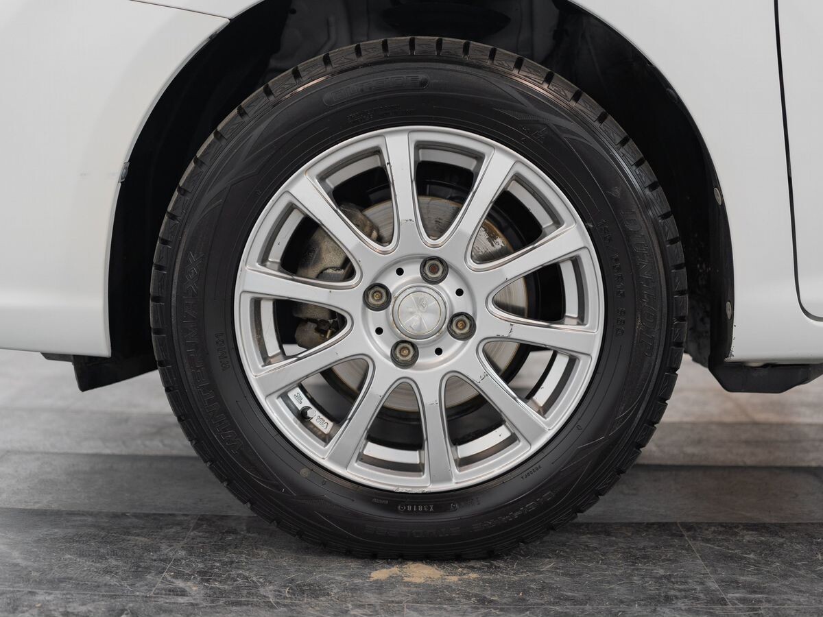 Toyota Corolla 2012 - фото автомобиля