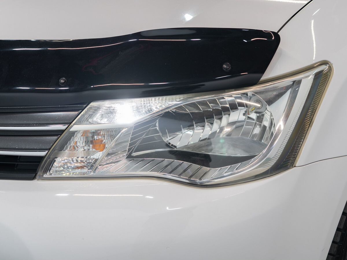 Toyota Corolla 2012 - фото автомобиля