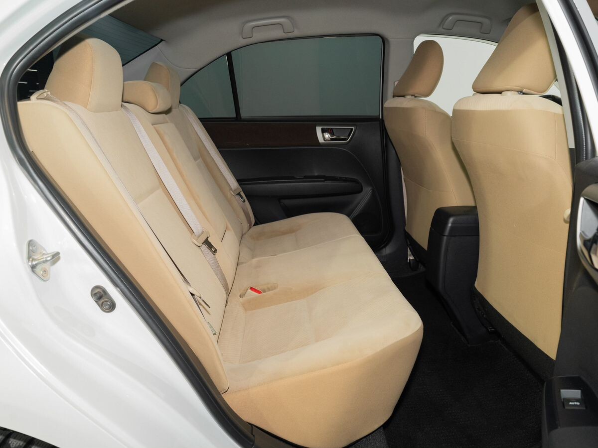 Toyota Corolla 2012 - фото автомобиля