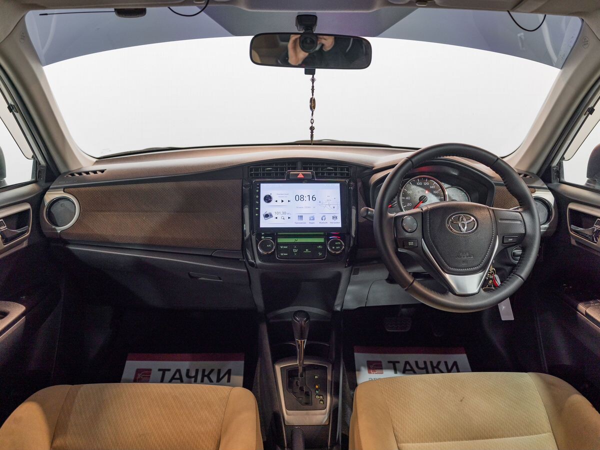 Toyota Corolla 2012 - фото автомобиля