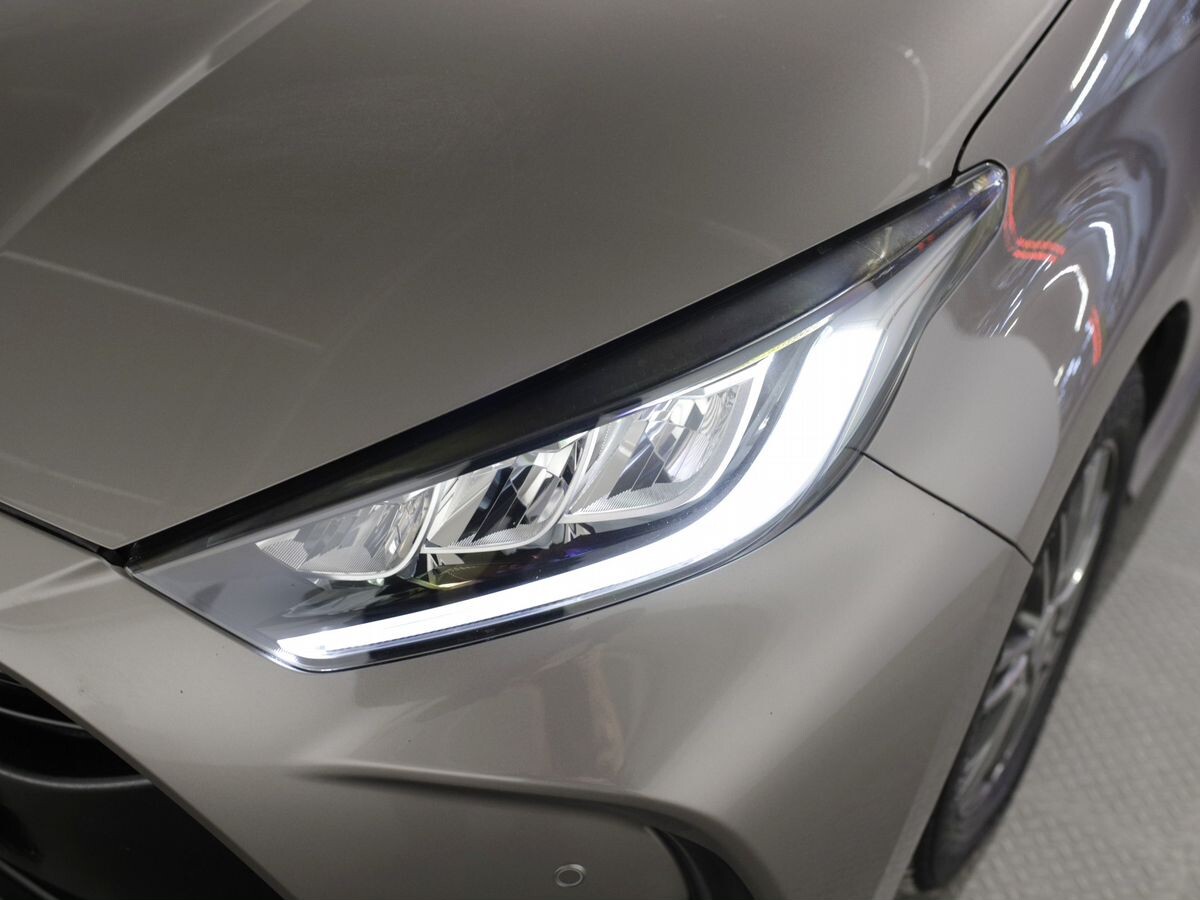 Toyota Yaris 2020 - фото автомобиля