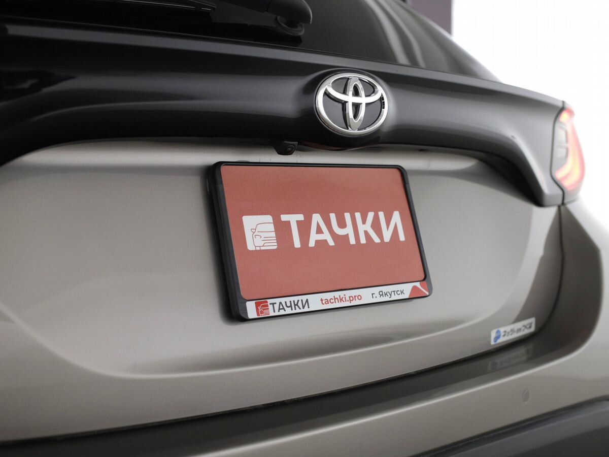 Toyota Yaris 2020 - фото автомобиля