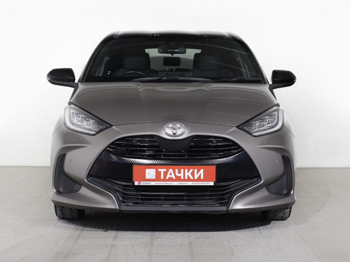 Toyota Yaris 2020 - фото автомобиля