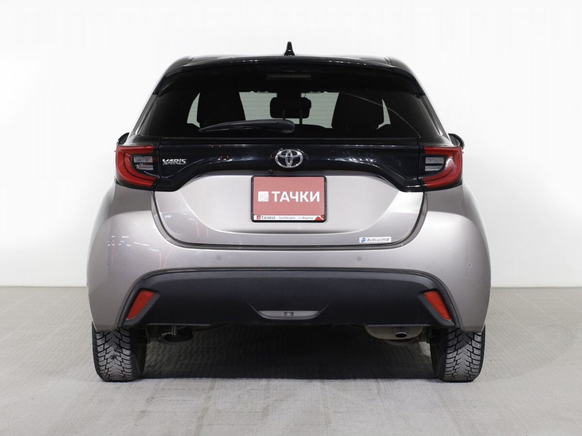 Toyota Yaris 2020 - фото автомобиля