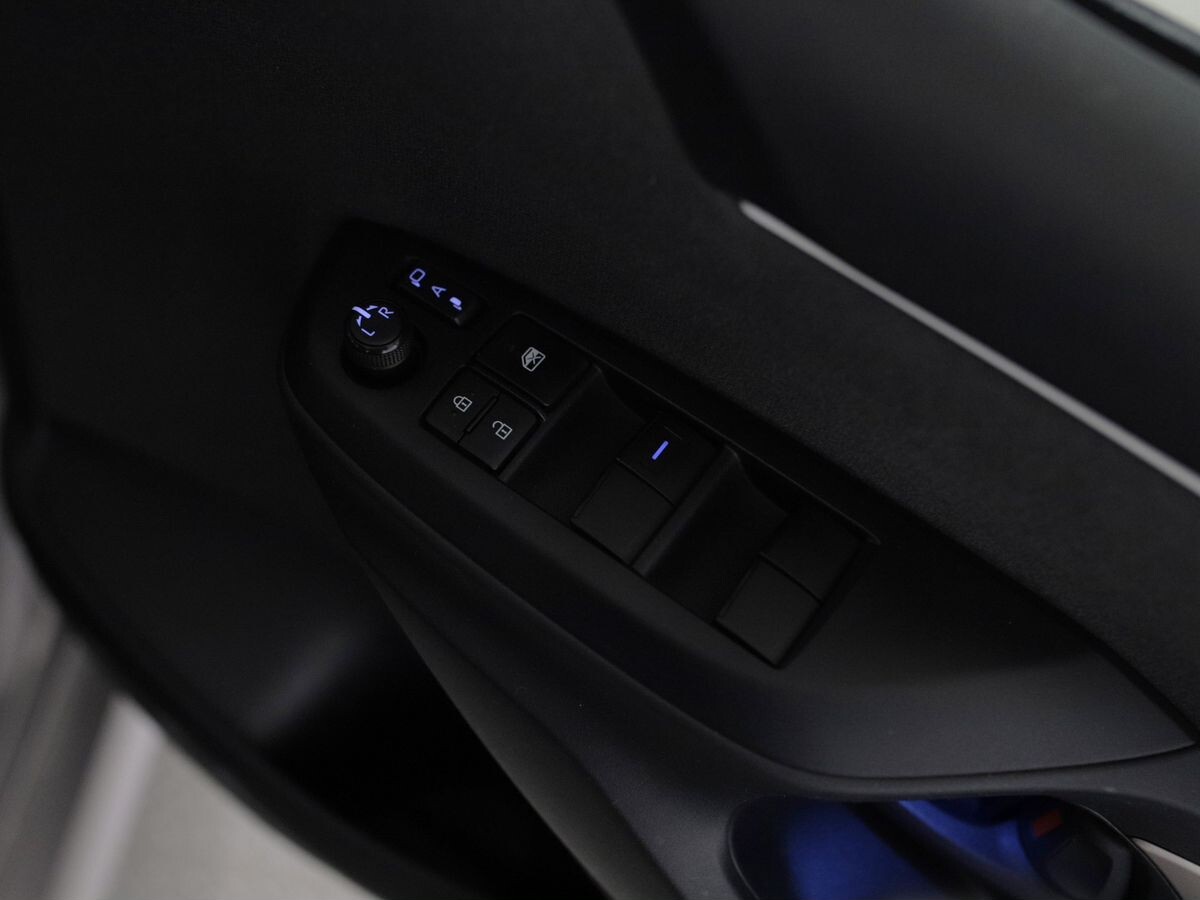 Toyota Yaris 2020 - фото автомобиля