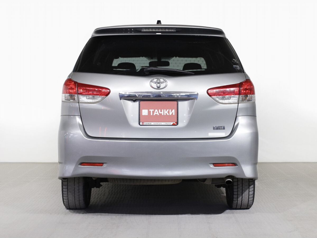 Toyota Wish 2010 - фото автомобиля