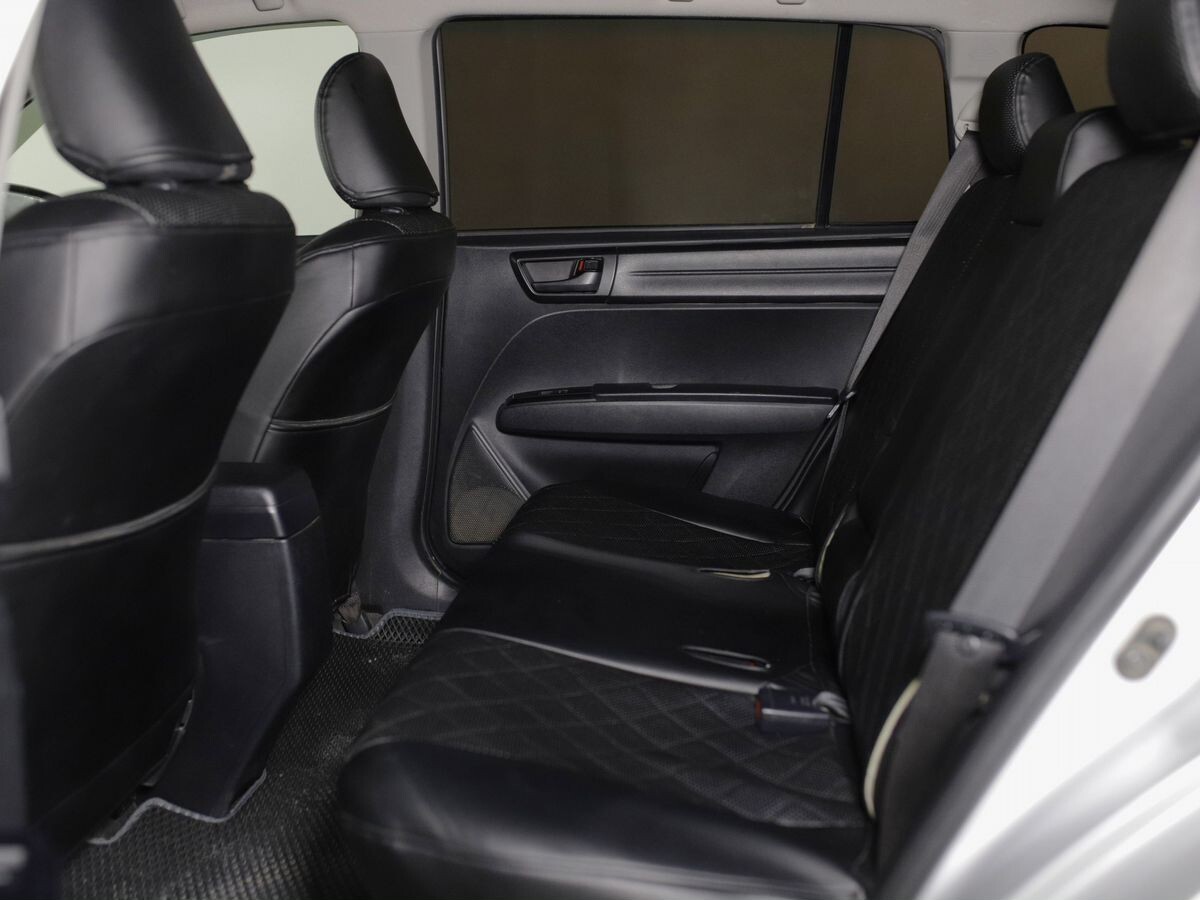 Toyota Corolla 2017 - фото автомобиля