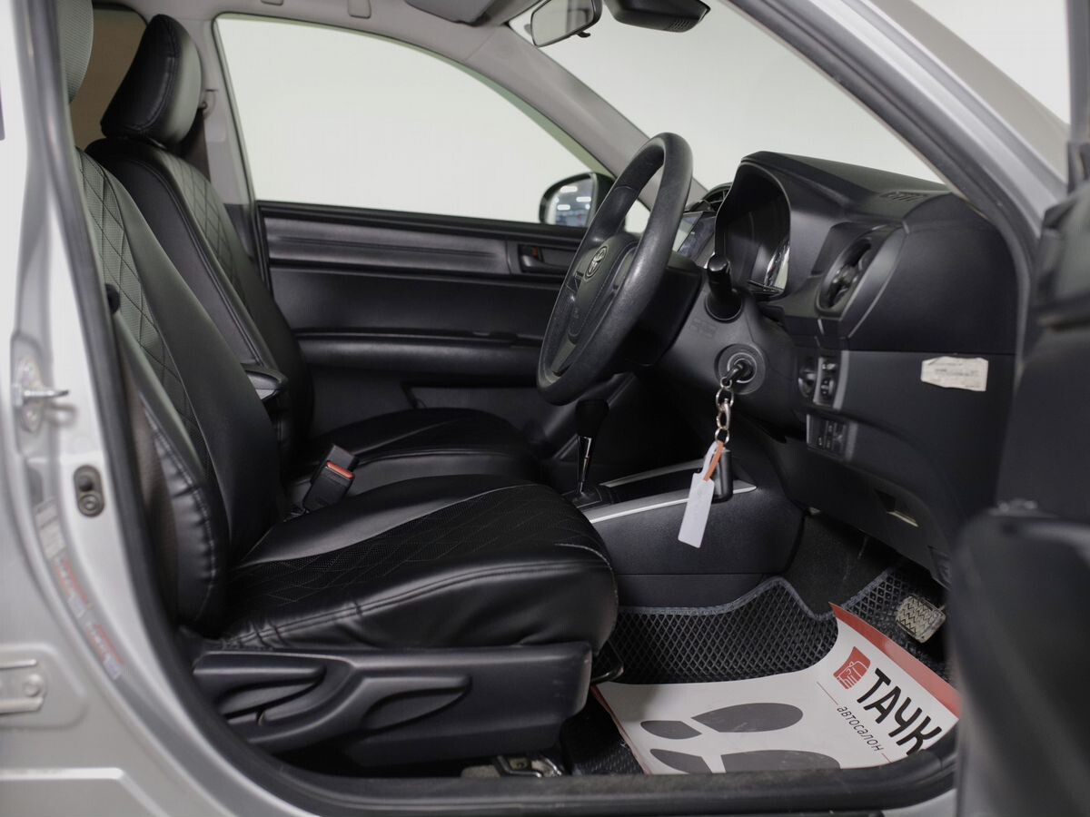 Toyota Corolla 2017 - фото автомобиля