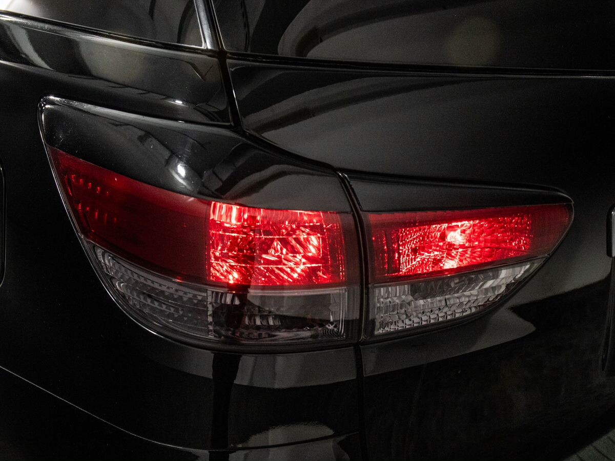 Toyota Wish 2009 - фото автомобиля