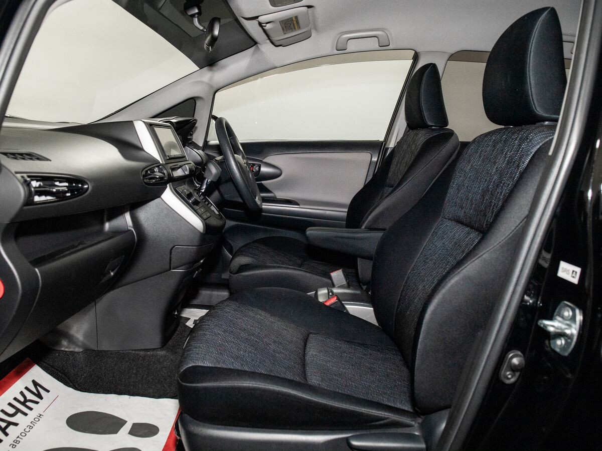 Toyota Wish 2009 - фото автомобиля