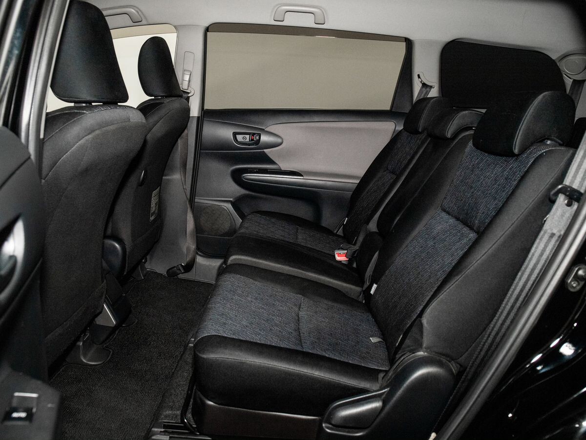 Toyota Wish 2009 - фото автомобиля