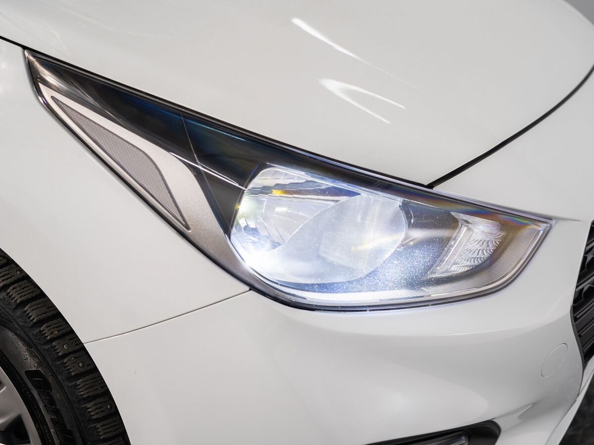 Hyundai Solaris 2018 - фото автомобиля