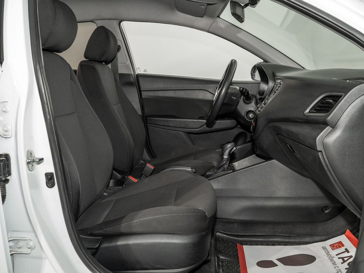 Hyundai Solaris 2018 - фото автомобиля