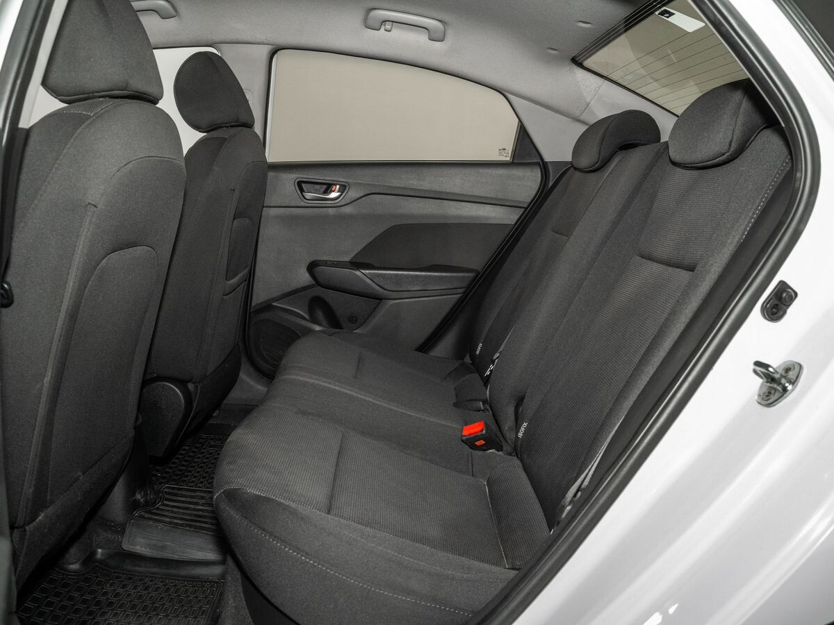 Hyundai Solaris 2018 - фото автомобиля