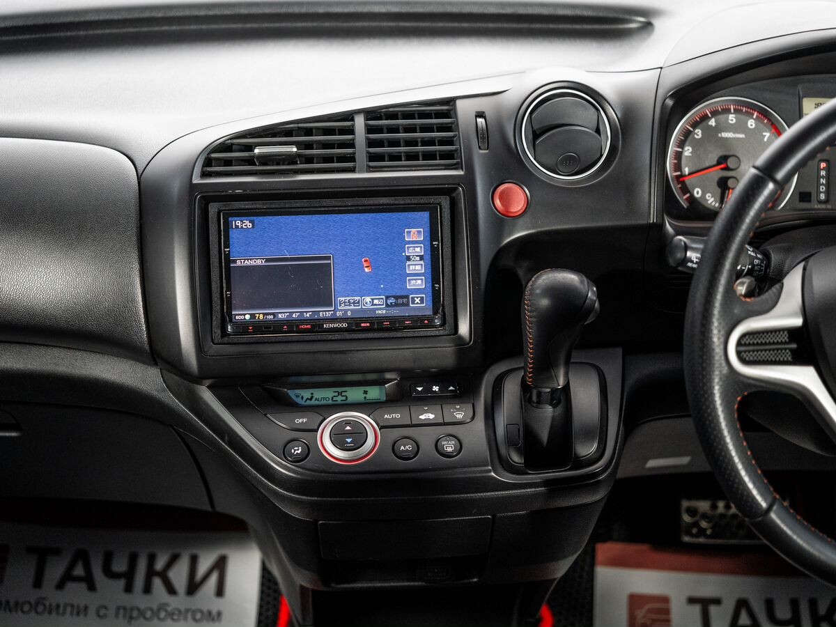 Honda Stream 2009 - фото автомобиля