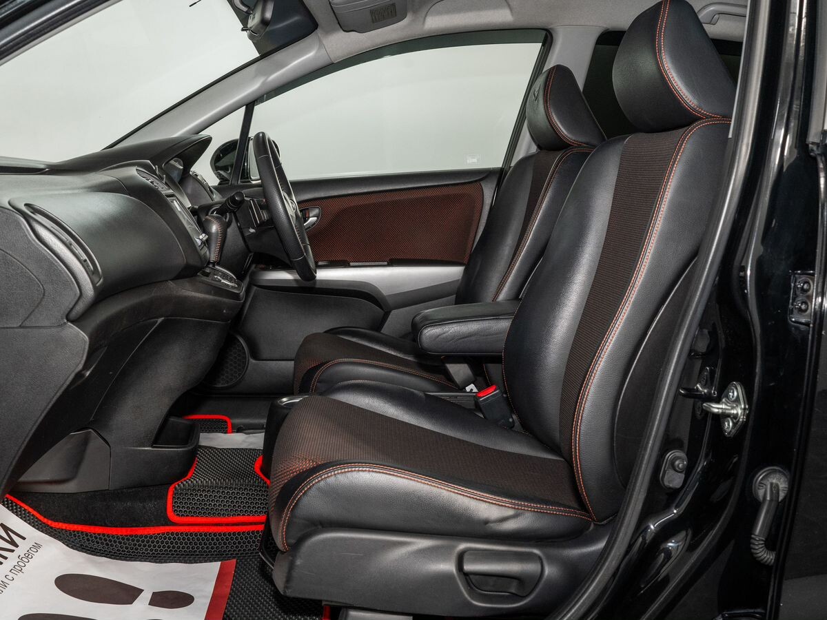 Honda Stream 2009 - фото автомобиля