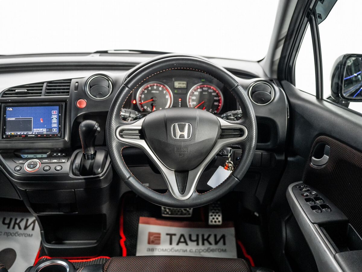 Honda Stream 2009 - фото автомобиля