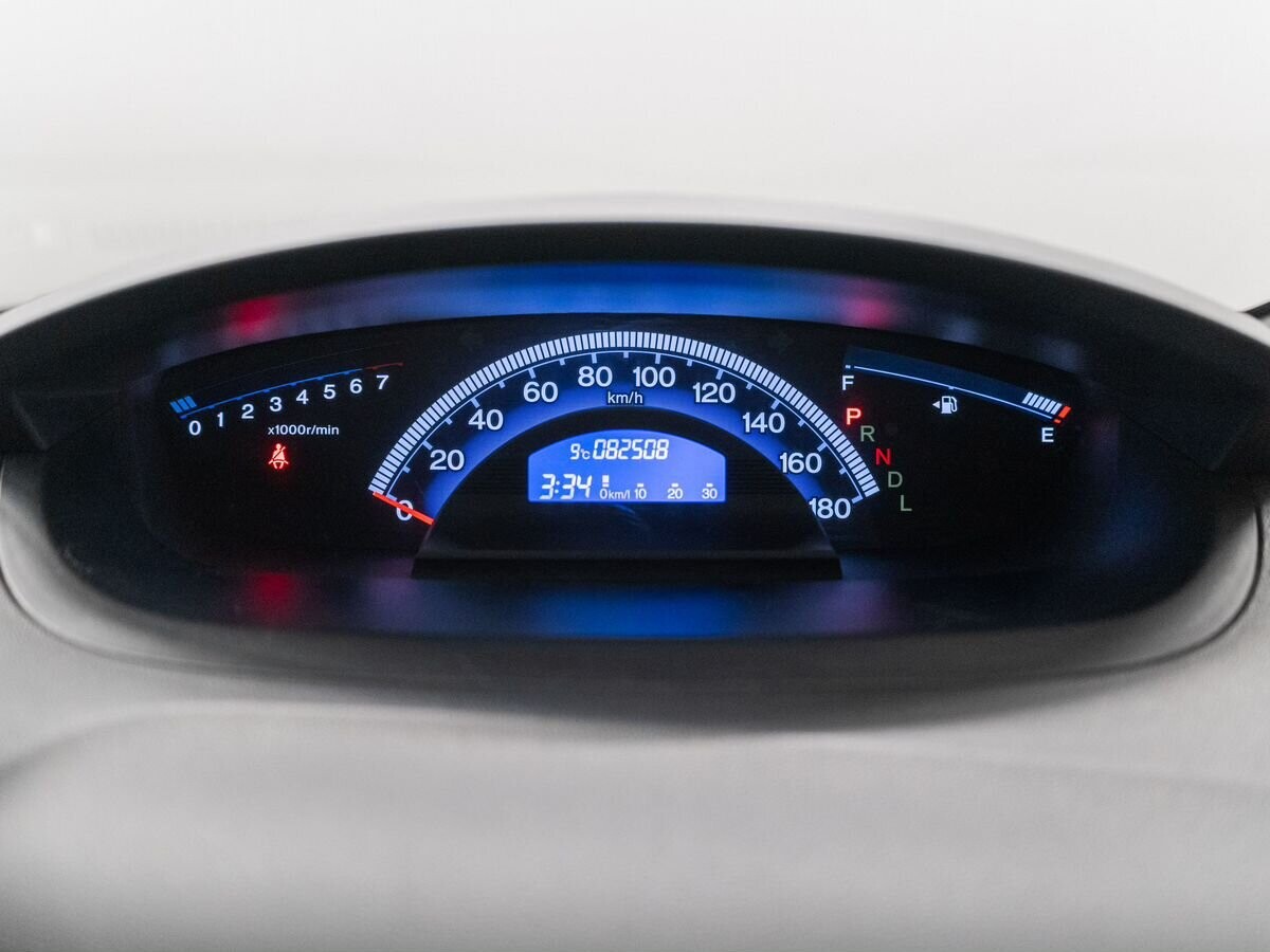 Honda Freed Spike 2011 - фото автомобиля