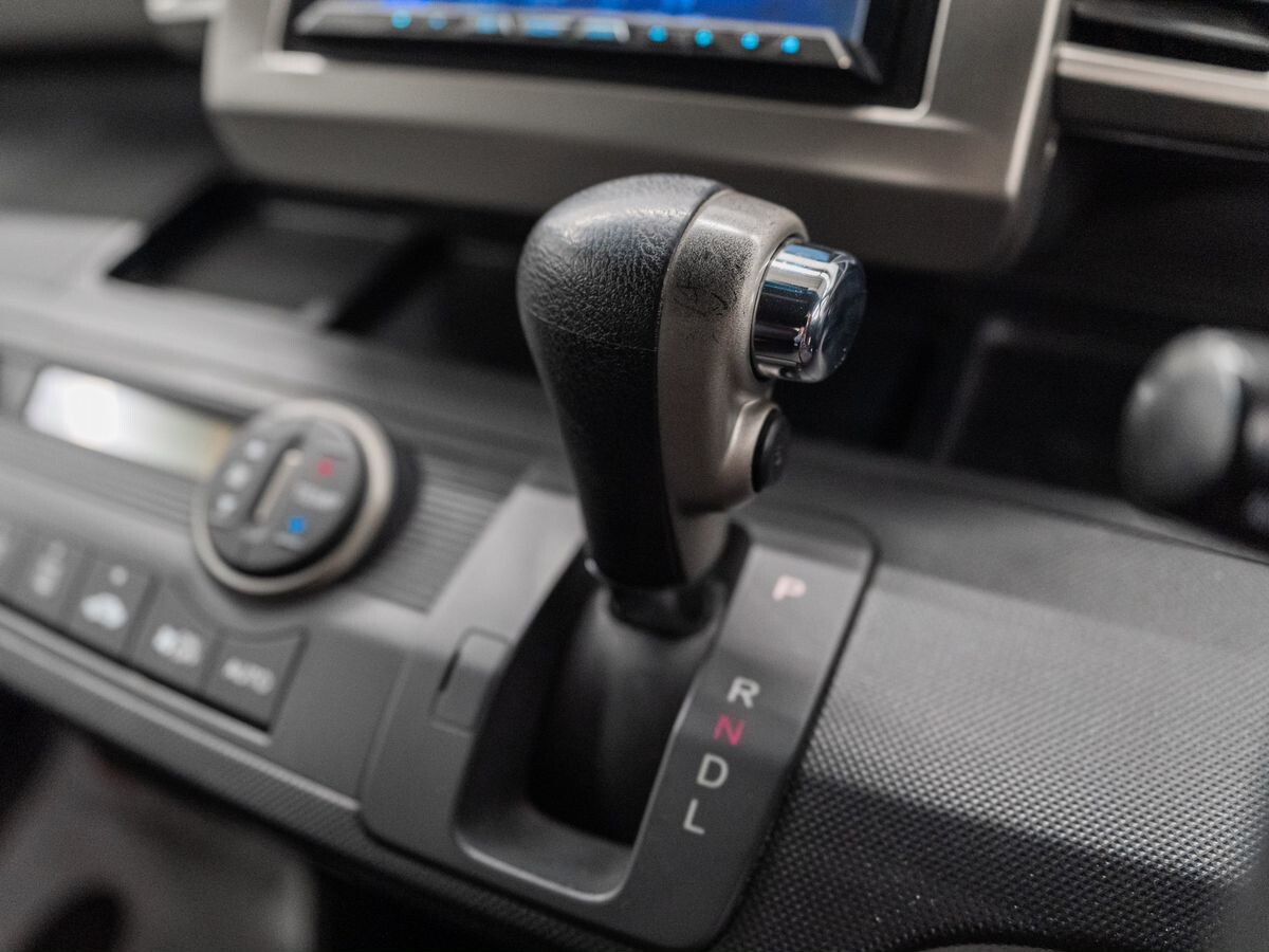 Honda Freed Spike 2011 - фото автомобиля